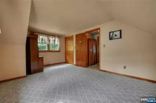 725 Millbrook Rd, River Edge, NJ 07661 - Photo 14