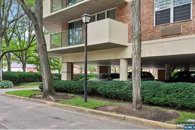 200 Grand Cove Way 2D #2D, Edgewater, NJ 07020 - Photo 4