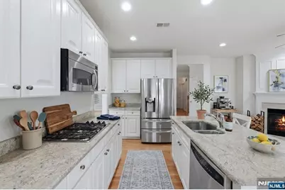 96 Hickory Hill Boulevard 1205 #1205, Totowa, NJ 07512 - Photo 2