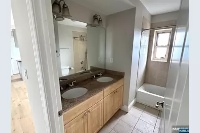 70 S Munn Avenue 905 #905, East Orange, NJ 07018 - Photo 8