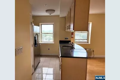 70 S Munn Avenue 905 #905, East Orange, NJ 07018 - Photo 6