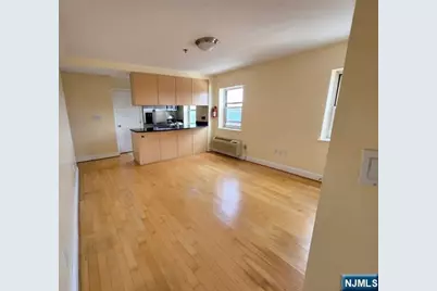 70 S Munn Avenue 905 #905, East Orange, NJ 07018 - Photo 8