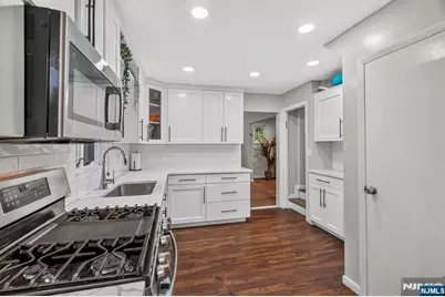 435 Claremont Avenue, Teaneck Township, NJ 07666 - Photo 10