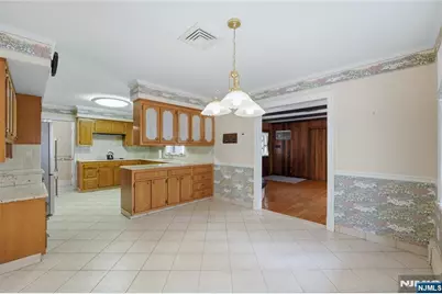 249 River Drive, Elmwood Park, NJ 07407 - Photo 4