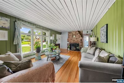 800 Asbury Street, New Milford, NJ 07646 - Photo 16