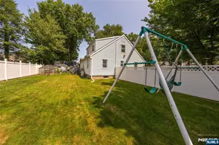 800 Asbury St, New Milford, NJ 07646 - Photo 14