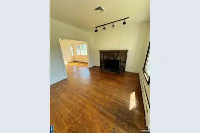18 Union Avenue, Bloomingdale, NJ 07403 - Photo 2