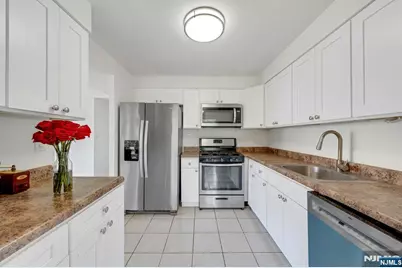 418 Chase Court, Edgewater, NJ 07020 - Photo 16