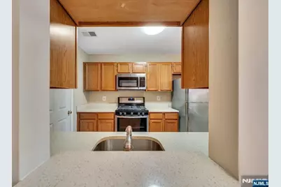 1041 Cumberland Court, Mahwah, NJ 07430 - Photo 8