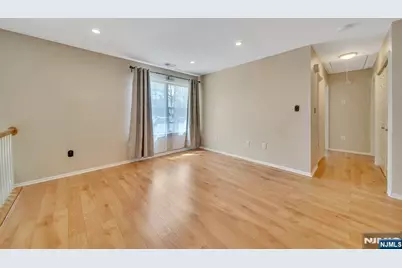 1041 Cumberland Court, Mahwah, NJ 07430 - Photo 4
