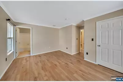 1041 Cumberland Court, Mahwah, NJ 07430 - Photo 10