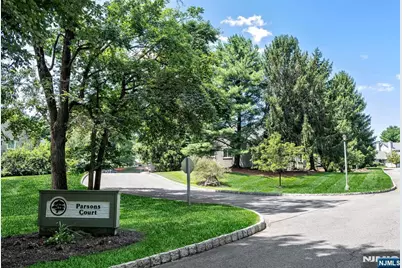 14 Parsons Court, Mahwah, NJ 07430 - Photo 2