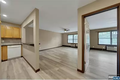 25 Market C7 #C7, Saddle Brook Township, NJ 07607 - Photo 12