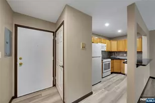 25 Market C7, Saddle Brook Township, NJ 07607 - Photo 10