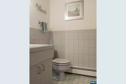84 Colgate Avenue, Paramus, NJ 07652 - Photo 12