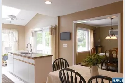 84 Colgate Avenue, Paramus, NJ 07652 - Photo 2