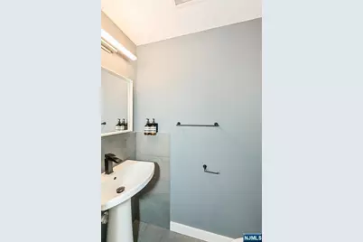 1537 John Street 7 #7, Fort Lee, NJ 07024 - Photo 16