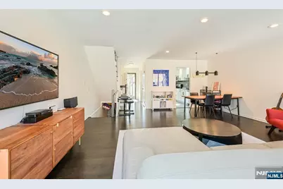1537 John Street 7 #7, Fort Lee, NJ 07024 - Photo 10