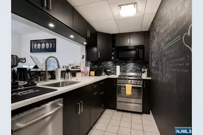 227 Columbus Drive 113B #113b, Jersey City, NJ 07302 - Photo 4