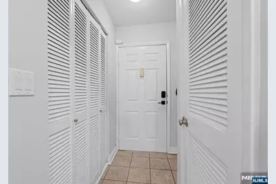 555 Riverside Avenue 12 #12, Rutherford, NJ 07070 - Photo 4
