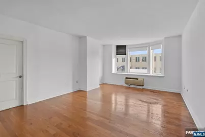 5109 City Place, Edgewater, NJ 07020 - Photo 2