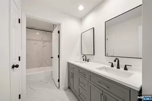 157 English St, Fort Lee, NJ 07024 - Photo 18