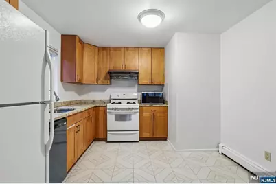336 E Columbia Avenue 1 #1, Palisades Park, NJ 07650 - Photo 10