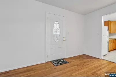336 E Columbia Avenue 1 #1, Palisades Park, NJ 07650 - Photo 2