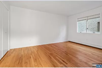 336 E Columbia Avenue 1 #1, Palisades Park, NJ 07650 - Photo 14