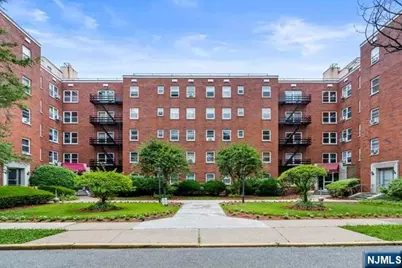 2320 Linwood Avenue 3F #3F, Fort Lee, NJ 07024 - Photo 16