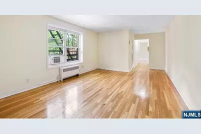 2320 Linwood Avenue 3F #3F, Fort Lee, NJ 07024 - Photo 1
