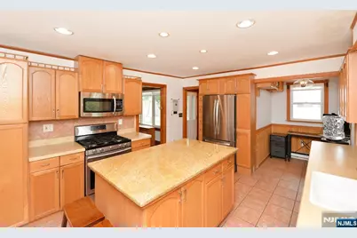 1-20 Cyril Avenue, Fair Lawn, NJ 07410 - Photo 10