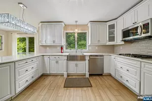 5 Fairfield Ct, Demarest, NJ 07627 - Photo 12