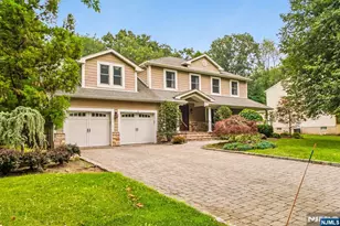 5 Fairfield Ct, Demarest, NJ 07627 - Photo 2