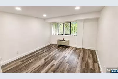 55 Clinton Place 304 #304, Hackensack, NJ 07601 - Photo 10