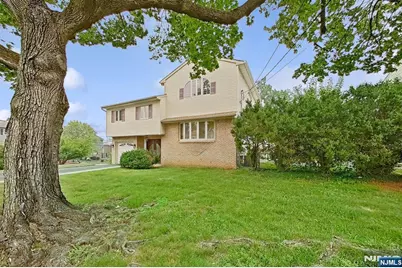 56 Eaton Place, Bloomfield, NJ 07003 - Photo 4
