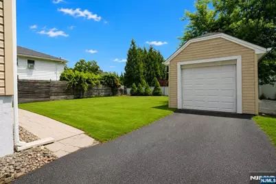 328 Mayhill Street, Saddle Brook Township, NJ 07663 - Photo 28