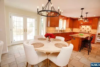 23 Deerhorn Trail, Upper Saddle River, NJ 07458 - Photo 10