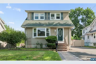 44 E Quackenbush Avenue, Dumont, NJ 07628 - Photo 2