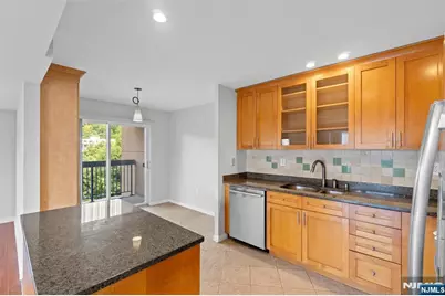 518 Ellery Court K518 #K518, Edgewater, NJ 07020 - Photo 8