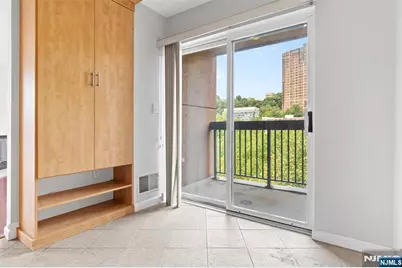 518 Ellery Court K518 #K518, Edgewater, NJ 07020 - Photo 12