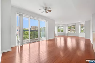 518 Ellery Court K518 #K518, Edgewater, NJ 07020 - Photo 2