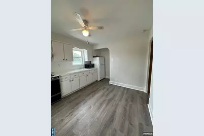 268 Harrington Avenue 2 #2, Lyndhurst Township, NJ 07071 - Photo 4