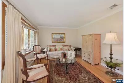 95 Knollwood Drive, Paramus, NJ 07652 - Photo 6