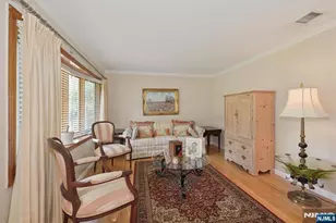 95 Knollwood Dr, Paramus, NJ 07652 - Photo 6