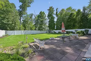 95 Knollwood Dr, Paramus, NJ 07652 - Photo 28