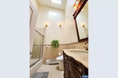 237 E Central Boulevard B #B, Palisades Park, NJ 07650 - Photo 12