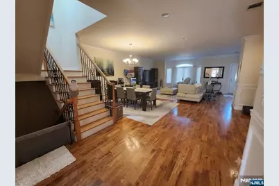 237 E Central Boulevard B #B, Palisades Park, NJ 07650 - Photo 4