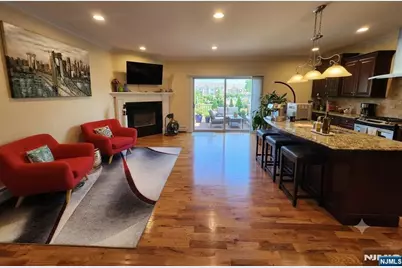 237 E Central Boulevard B #B, Palisades Park, NJ 07650 - Photo 6