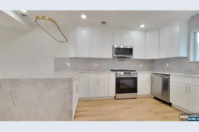 135 Lake Shore Drive, Morris Township, NJ 07054 - Photo 10